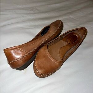 Born Women's Yara Mouton Full Grain Leather Slip-On Flats Brand New Size 9 /40.5